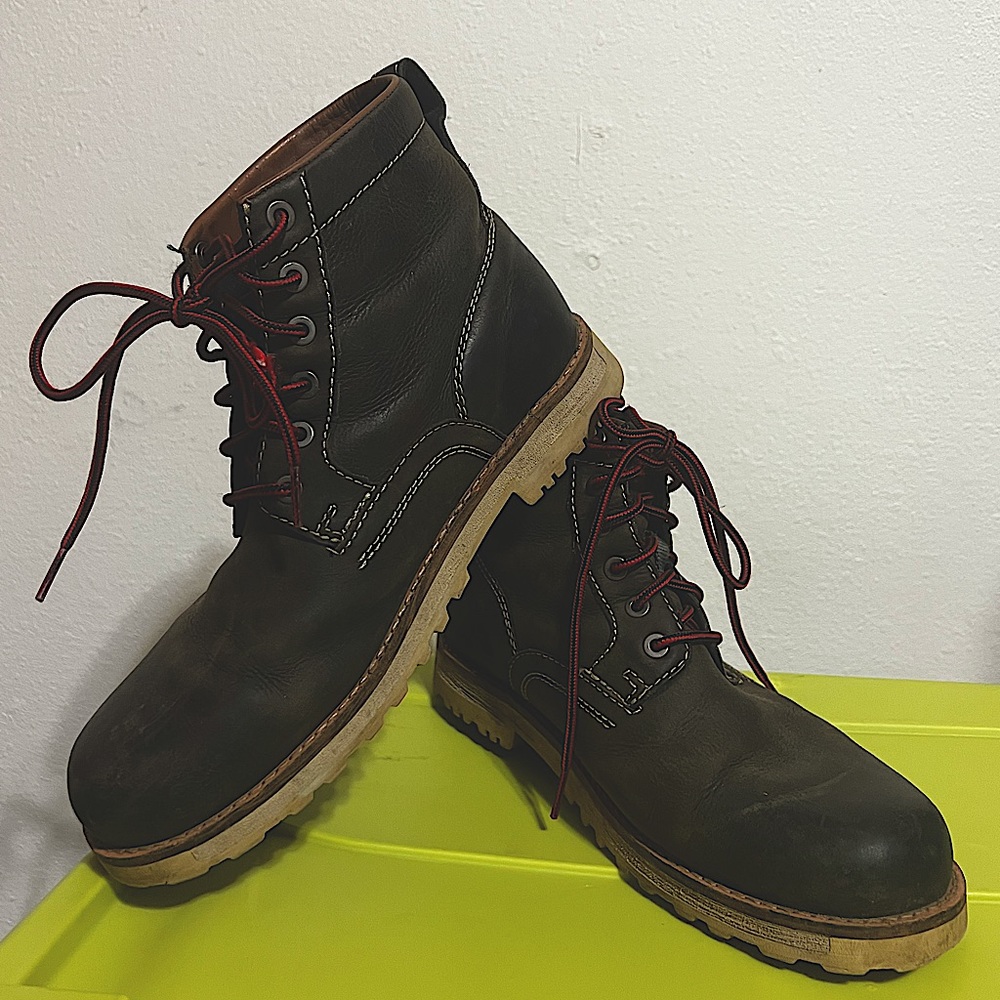 Keen tie up boots
